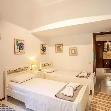 Luxurious Sani Luna With Shared Pool