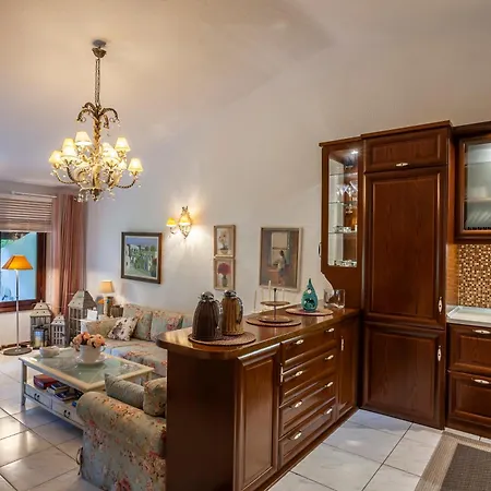 Βίλα Luxurious Sani Luna With Shared Pool Παραλία Σάνη