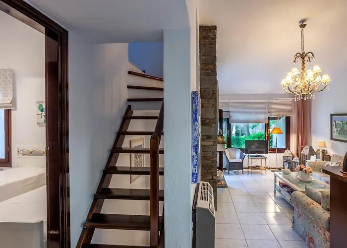 Luxurious Sani Luna With Shared Pool *