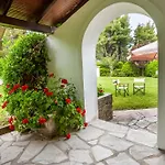 Luxurious Sani Luna With Shared Pool *