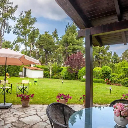 Villa Luxurious Sani Luna With Shared Pool