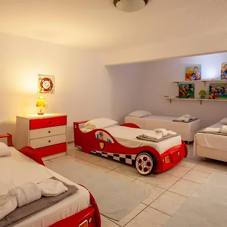 Villa Luxurious Sani Luna With Shared Pool