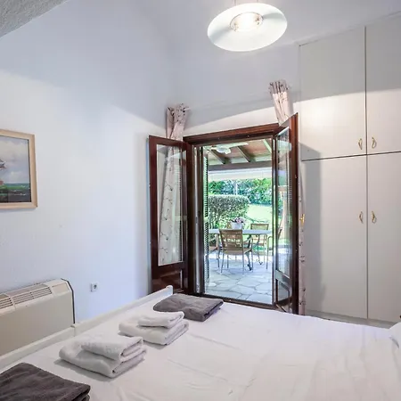 Luxurious Sani Luna With Shared Pool Villa