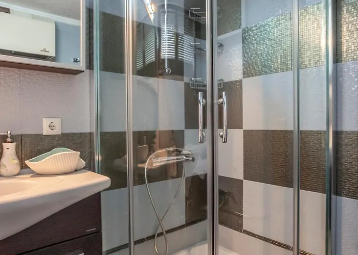 Villa Luxurious Sani Luna With Shared Pool *