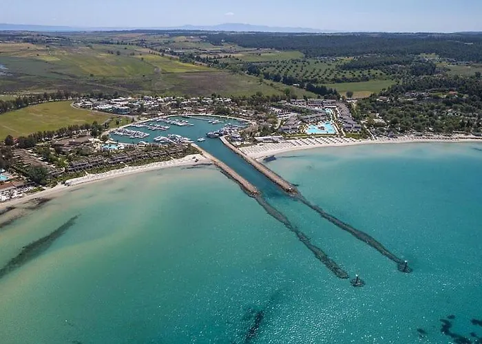 Villa Luxurious Sani Luna With Shared Pool