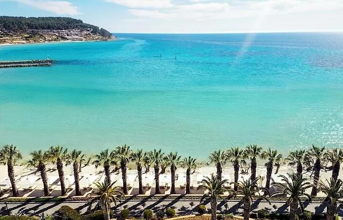 Luxurious Sani Luna With Shared Pool *