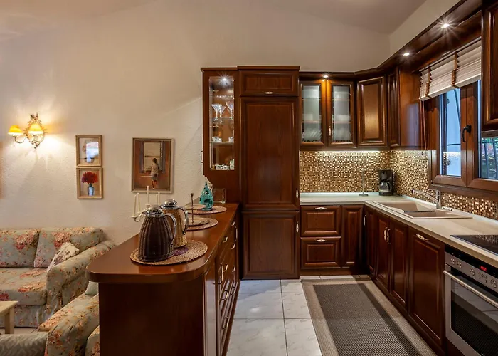 Villa Luxurious Sani Luna With Shared Pool *