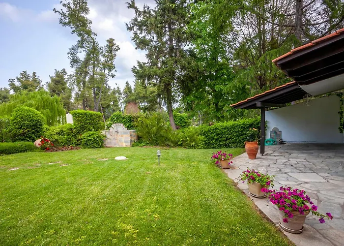 Luxurious Sani Luna With Shared Pool *