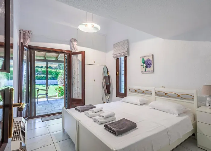 Luxurious Sani Luna With Shared Pool